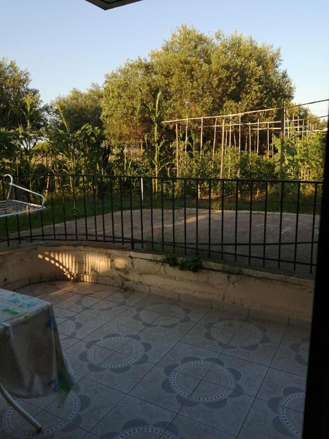 Xaroula Apartments Ierissos Bagian luar foto